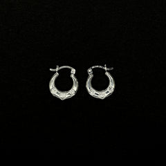 Arracadas con Corazones de Plata 925/Sterling Silver Heart Design Hoop Earrings