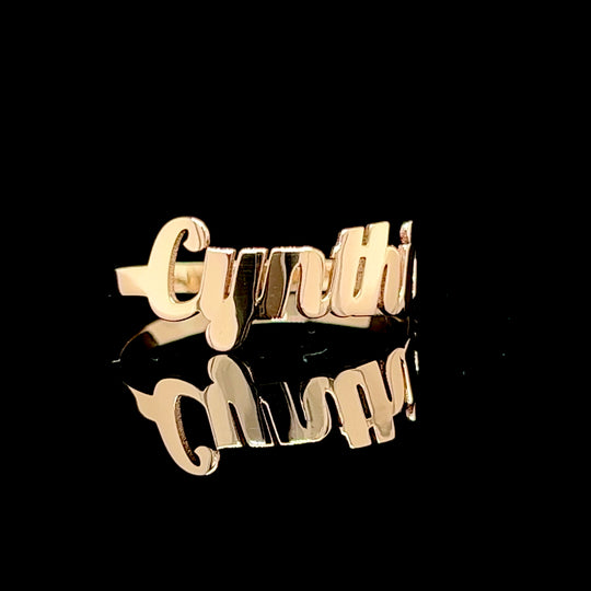 Anillo con Nombre Cursiva De Oro 10KT/Women's Custom Name Ring in 10KT