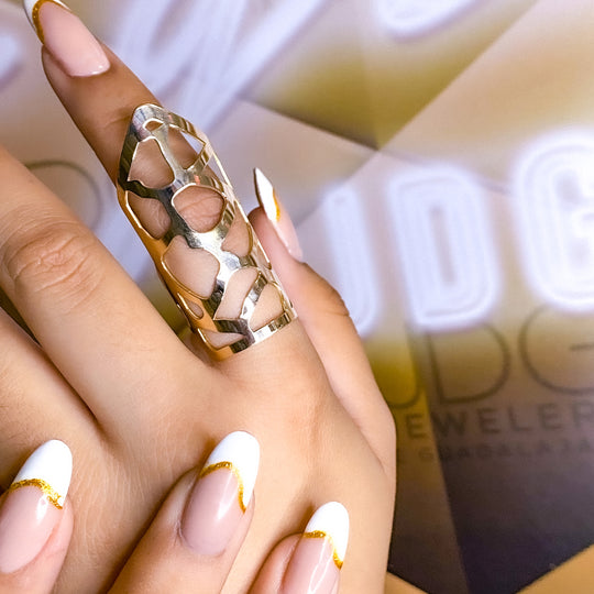 Anillo De Novela El Señor de Los Cielos De Oro 10KT/10KT Gold Monica Robles Inspired Ring
