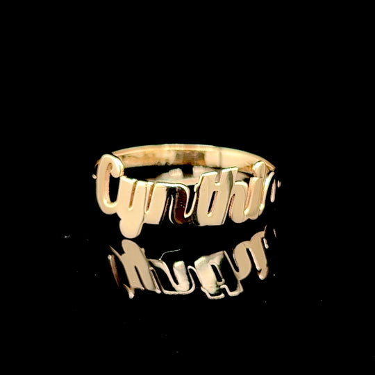 Anillo con Nombre Cursiva De Oro 10KT/Women's Custom Name Ring in 10KT